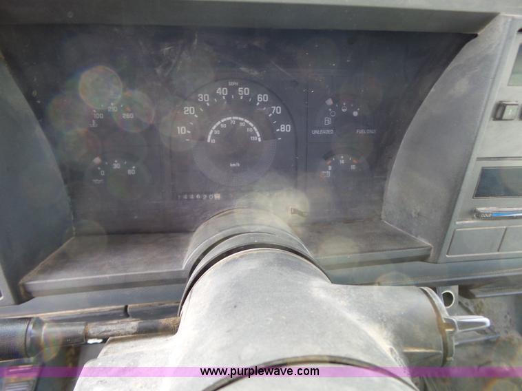 image for item J7645 1989 Chevrolet 1500 pickup truck