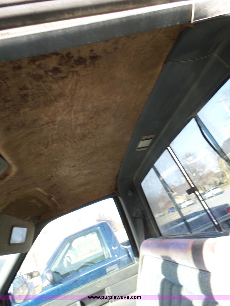 image for item J7645 1989 Chevrolet 1500 pickup truck