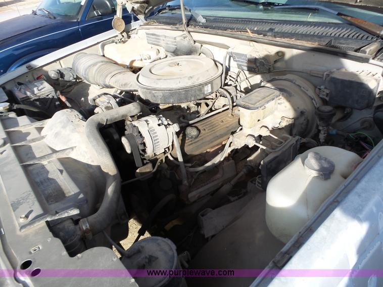 image for item J7645 1989 Chevrolet 1500 pickup truck