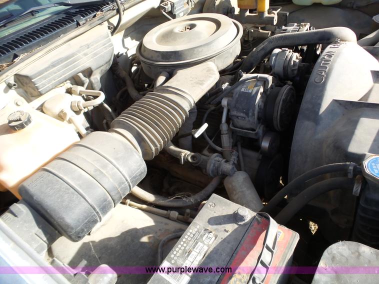 image for item J7645 1989 Chevrolet 1500 pickup truck