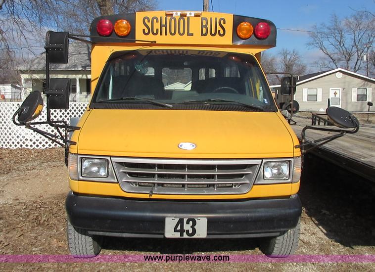 image for item J7662 1995 Ford Econoline E350 school bus