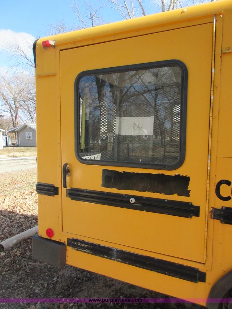 image for item J7662 1995 Ford Econoline E350 school bus