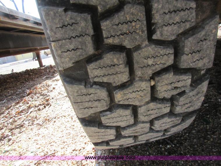 image for item J7662 1995 Ford Econoline E350 school bus