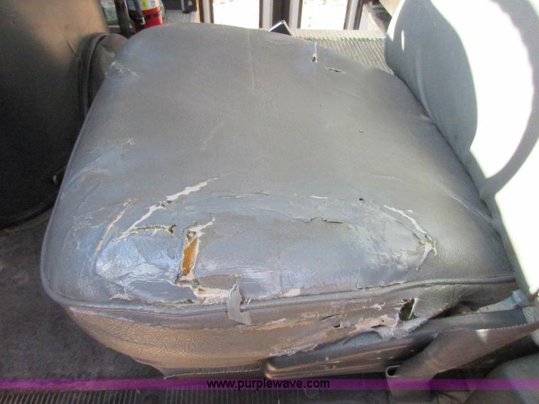 image for item J7662 1995 Ford Econoline E350 school bus