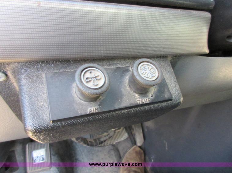 image for item J7662 1995 Ford Econoline E350 school bus