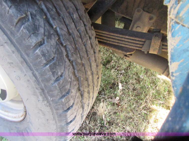 image for item J7665 1991 Chevrolet Suburban R1500 SUV