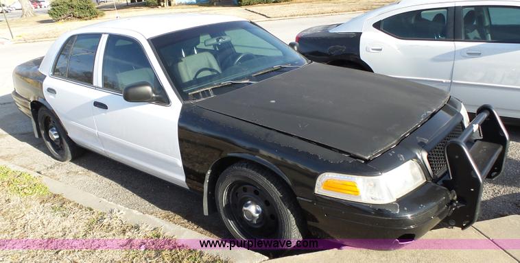 image for item J7668 2007 Ford Crown Victoria Police Interceptor