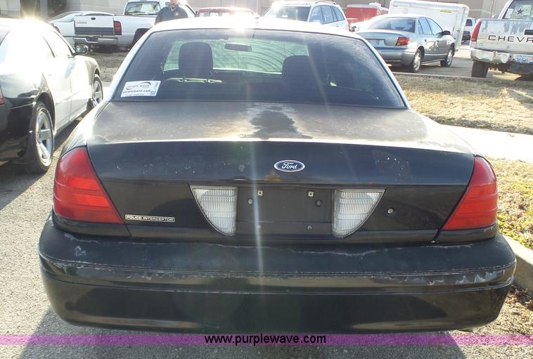 image for item J7668 2007 Ford Crown Victoria Police Interceptor