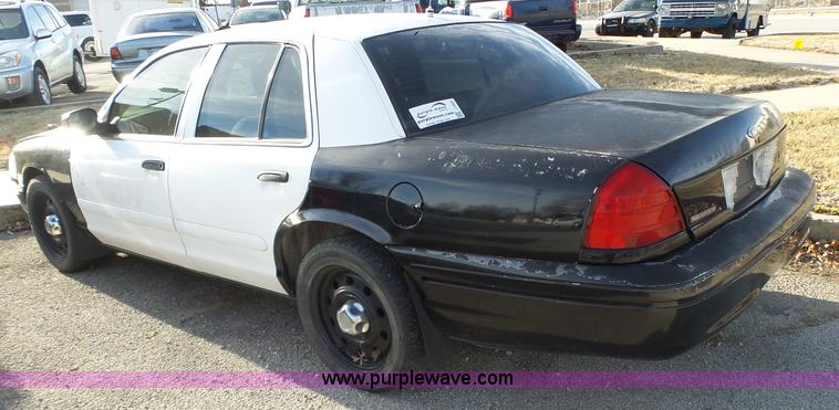 image for item J7668 2007 Ford Crown Victoria Police Interceptor