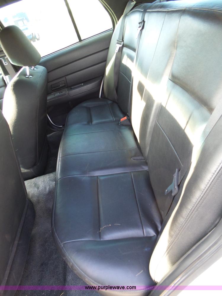 image for item J7668 2007 Ford Crown Victoria Police Interceptor