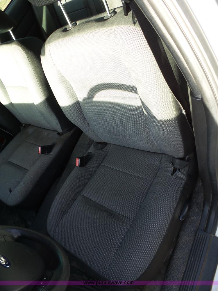 image for item J7668 2007 Ford Crown Victoria Police Interceptor