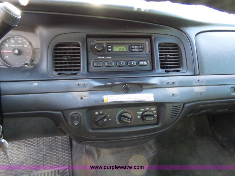 image for item J7668 2007 Ford Crown Victoria Police Interceptor