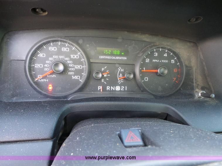 image for item J7668 2007 Ford Crown Victoria Police Interceptor