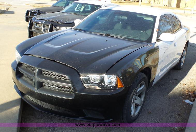 image for item J7670 2011 Dodge Charger Police