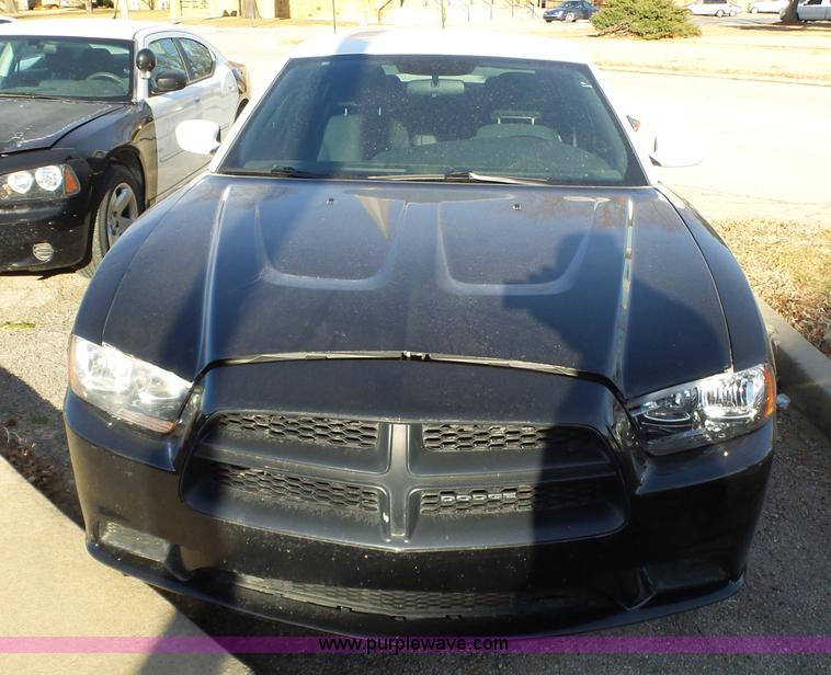 image for item J7670 2011 Dodge Charger Police