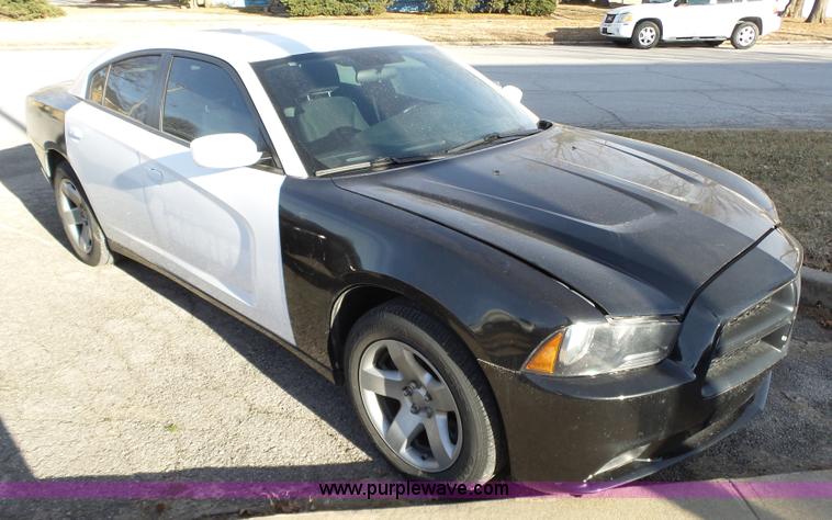 image for item J7670 2011 Dodge Charger Police