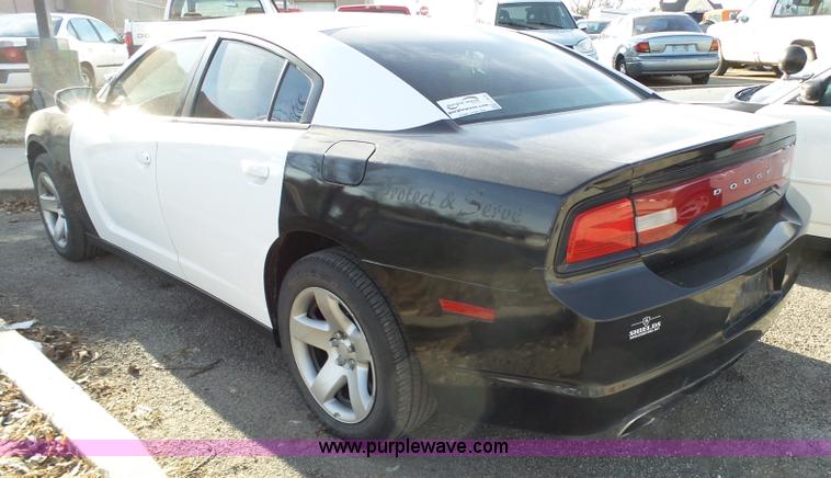 image for item J7670 2011 Dodge Charger Police