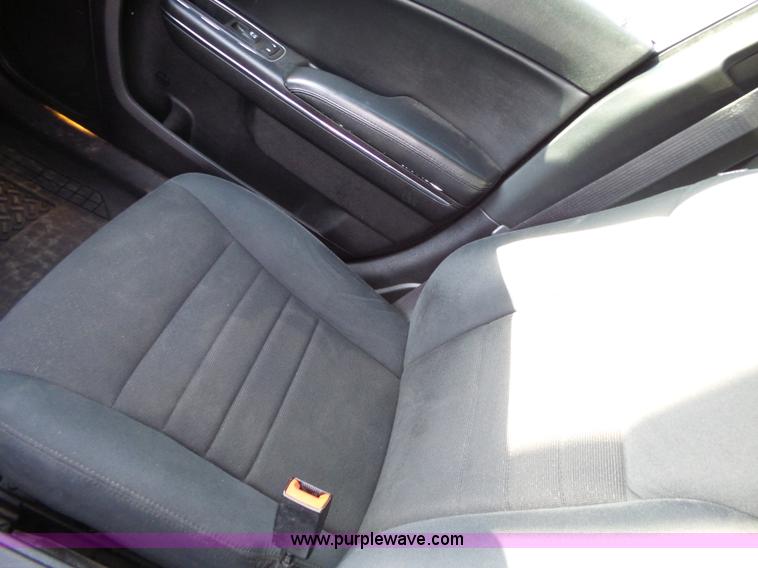 image for item J7670 2011 Dodge Charger Police