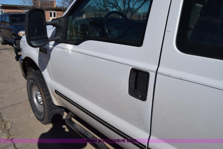 image for item K4454 1999 Ford F250 Super Duty SuperCab pickup truck