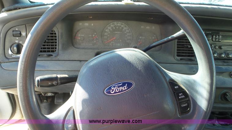 image for item K6956 2001 Ford Crown Victoria Police Interceptor