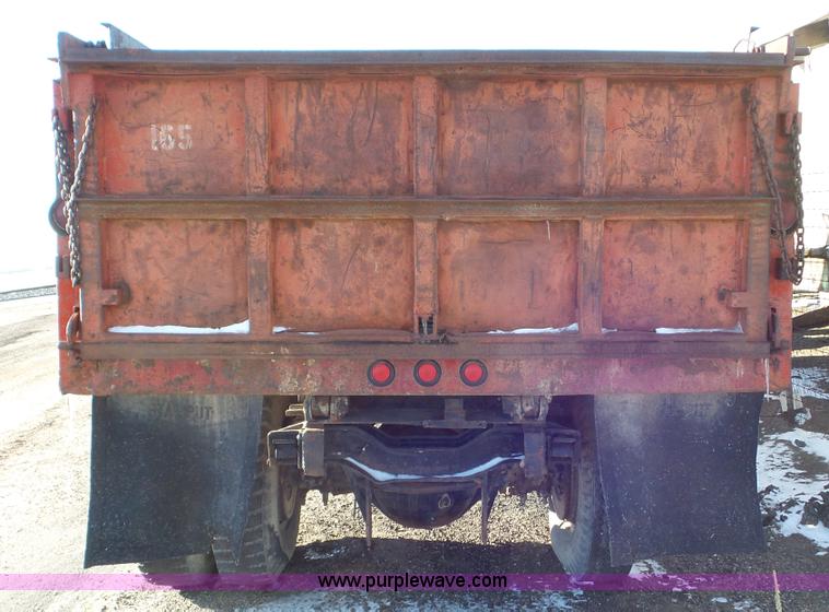 image for item K6960 1972 International Loadstar 1800 dump truck