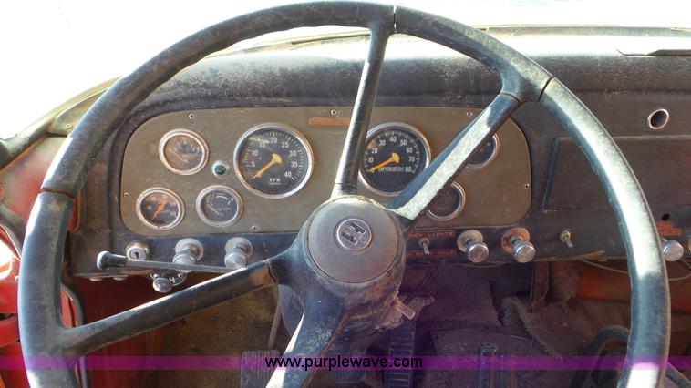 image for item K6960 1972 International Loadstar 1800 dump truck