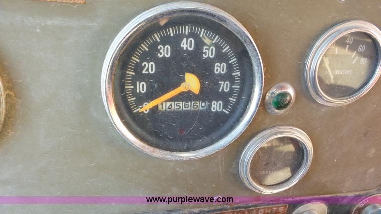 image for item K6960 1972 International Loadstar 1800 dump truck