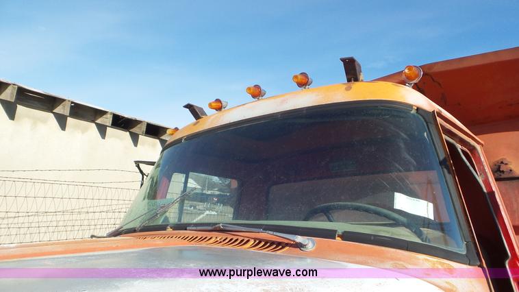 image for item K6960 1972 International Loadstar 1800 dump truck