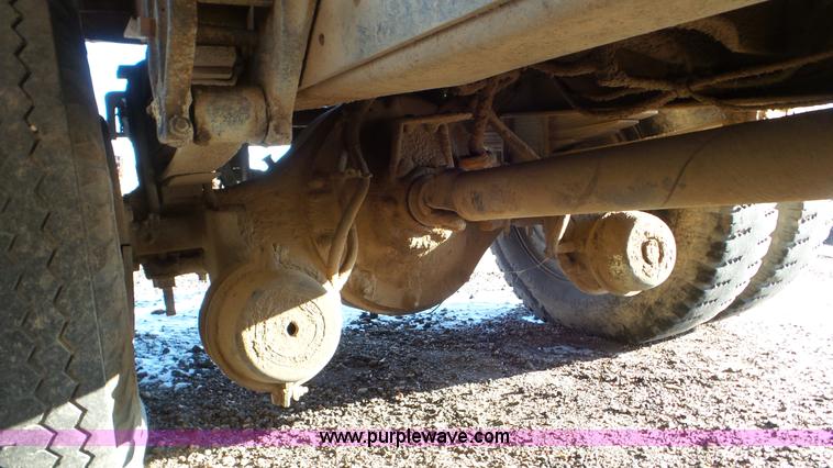 image for item K6960 1972 International Loadstar 1800 dump truck