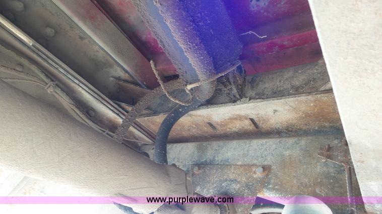 image for item K6960 1972 International Loadstar 1800 dump truck