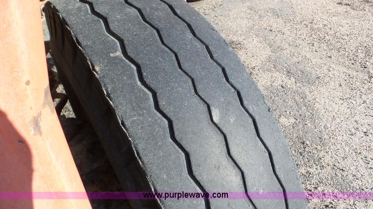 image for item K6960 1972 International Loadstar 1800 dump truck