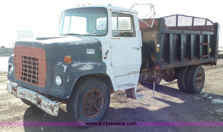 image for item K6961 1972 Ford N605 dump truck