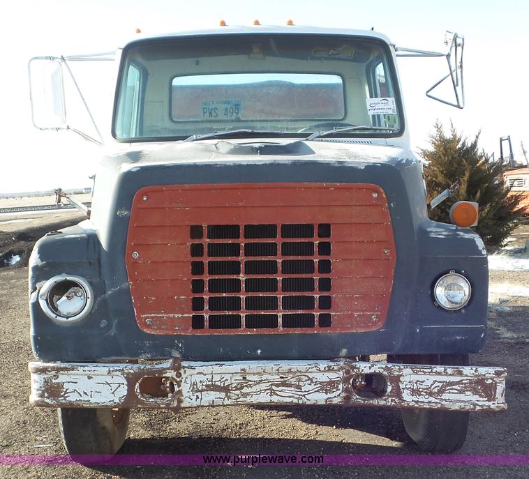 image for item K6961 1972 Ford N605 dump truck