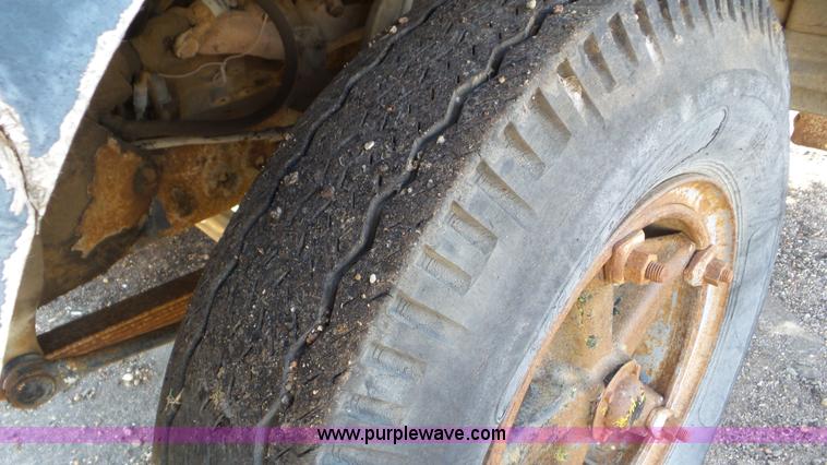 image for item K6961 1972 Ford N605 dump truck