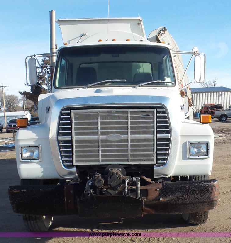 image for item K6962 1990 Ford LN8000 refuse truck