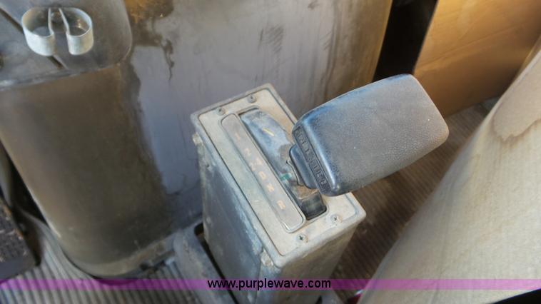 image for item K6962 1990 Ford LN8000 refuse truck