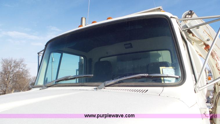 image for item K6962 1990 Ford LN8000 refuse truck