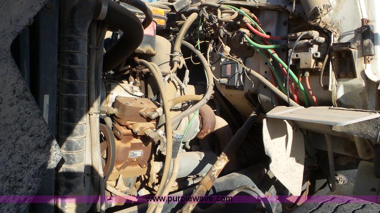 image for item K6962 1990 Ford LN8000 refuse truck