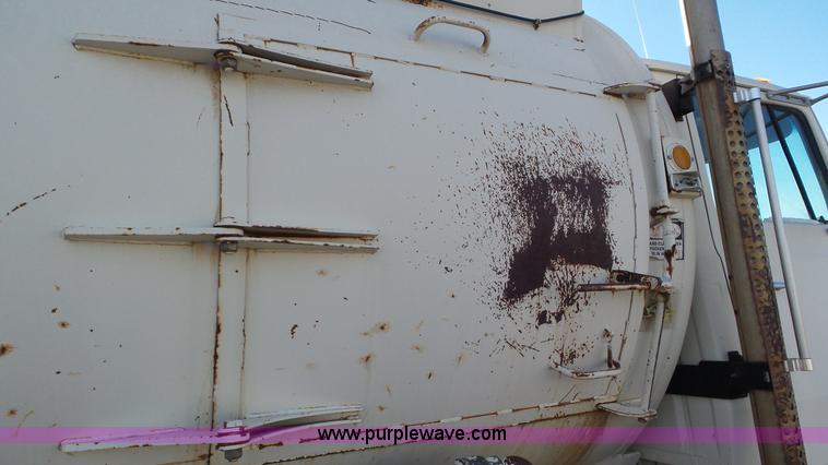 image for item K6962 1990 Ford LN8000 refuse truck