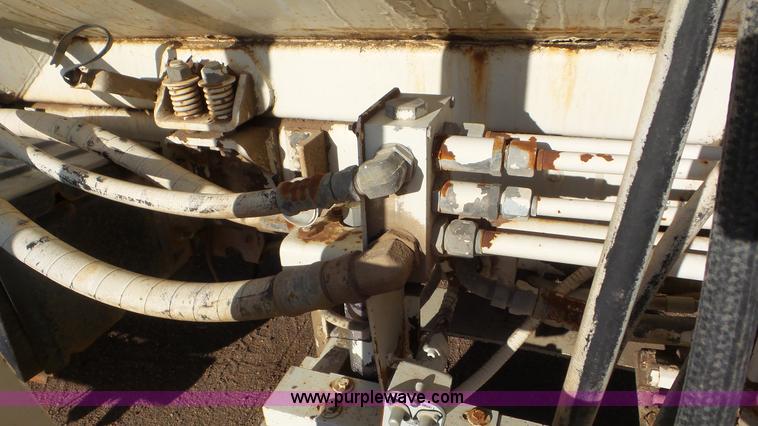 image for item K6962 1990 Ford LN8000 refuse truck