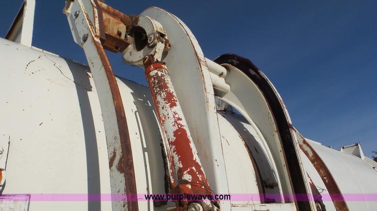 image for item K6962 1990 Ford LN8000 refuse truck