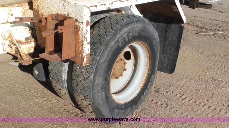 image for item K6962 1990 Ford LN8000 refuse truck