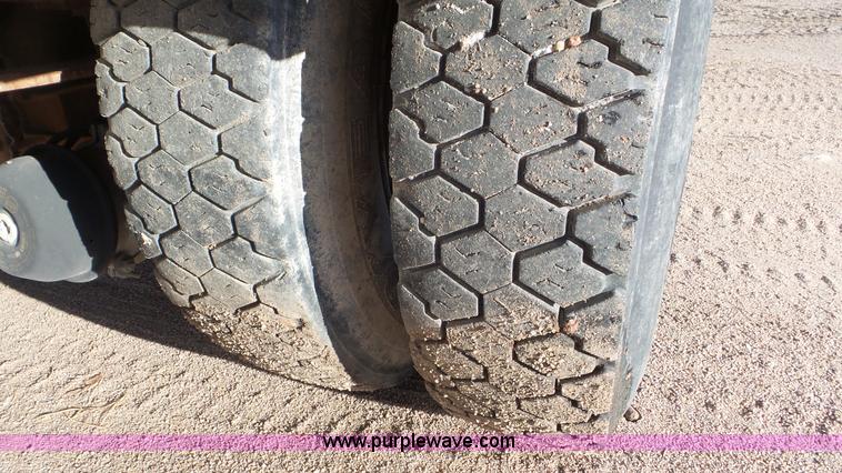 image for item K6962 1990 Ford LN8000 refuse truck