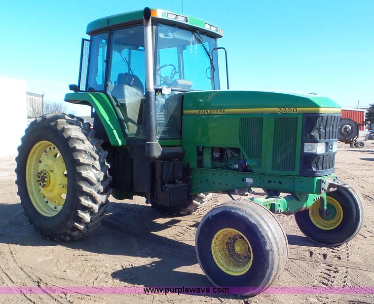 image for item K6966 1995 John Deere 7700 tractor