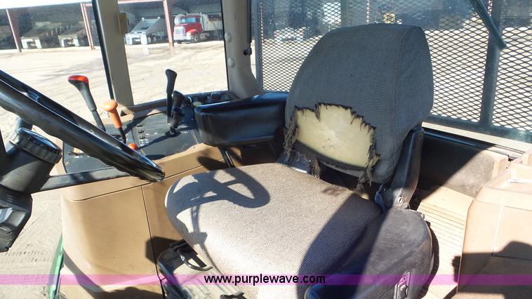 image for item K6966 1995 John Deere 7700 tractor