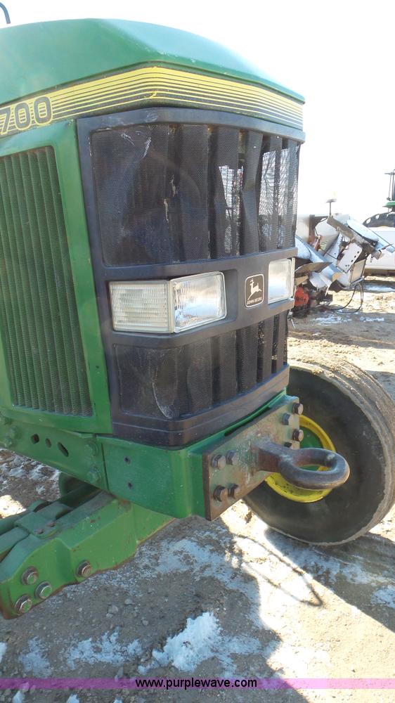 image for item K6966 1995 John Deere 7700 tractor