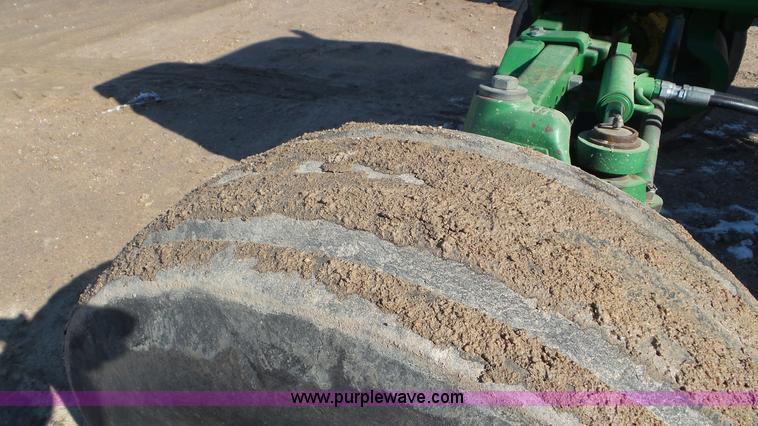 image for item K6966 1995 John Deere 7700 tractor