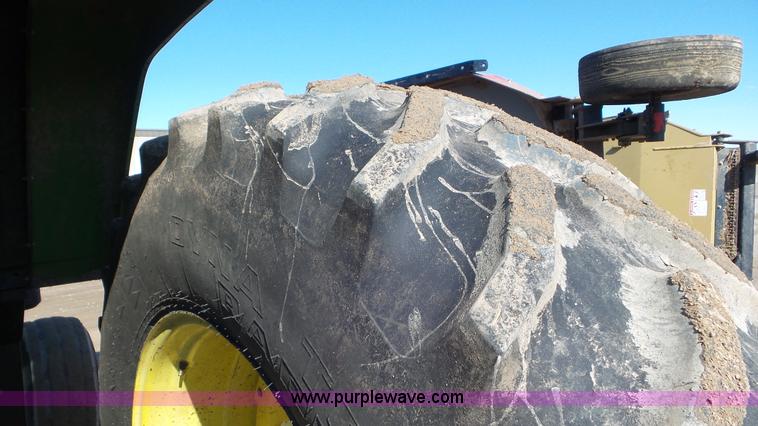 image for item K6966 1995 John Deere 7700 tractor