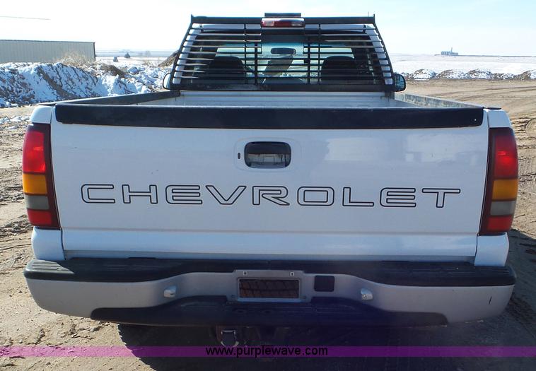image for item K6969 2000 Chevrolet Silverado 2500 pickup truck