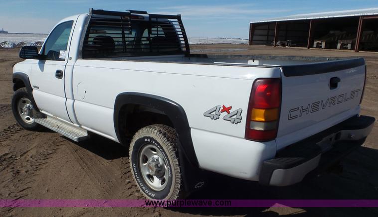 image for item K6969 2000 Chevrolet Silverado 2500 pickup truck